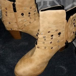 Super stylish and beautiful ladies ankle boots